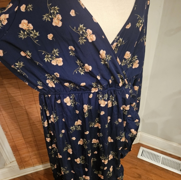 INFLUENCE ASOS navy faux wrap midi dress with pink floral print and ruffle - Picture 2 of 8